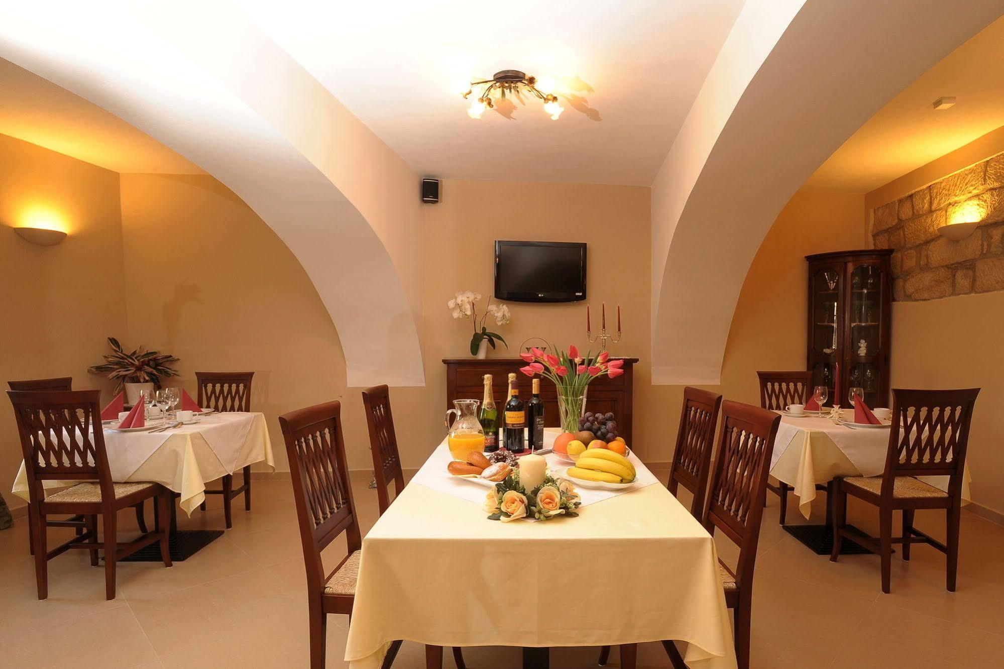 Apartman U Krale - 2 Jicin Ngoại thất bức ảnh